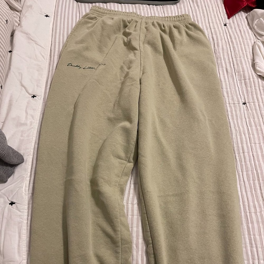 PrettyLittleThing Green Embroidered Cuffed Joggers Size S Sage Green
